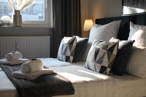 R B Apartment Hamburg Duo - perfekt für Monteure - Küchenzeile - Smart TV - Bad mit Toilette und Dusche auf dem Flur gegenüber des Zimmers zur Alleinnutzung, Hamburg