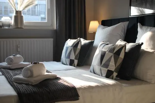 R B Apartment Hamburg Duo - perfekt für Monteure - Küchenzeile - Smart TV - Bad mit Toilette und Dusche auf dem Flur gegenüber des Zimmers zur Alleinnutzung in Hamburg, Deutschland