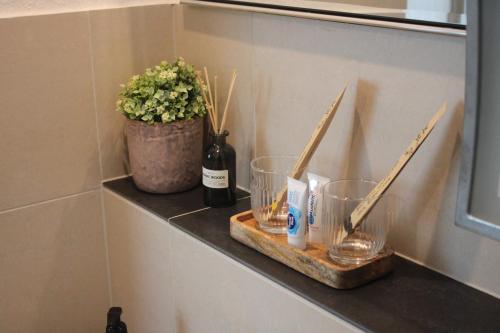 R B Apartment Hamburg Duo - perfekt für Monteure - Küchenzeile - Smart TV - Bad mit Toilette und Dusche auf dem Flur gegenüber des Zimmers zur Alleinnutzung, Hamburk (fotografie 6)