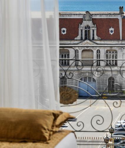 Mediterranean Palace - image 7
