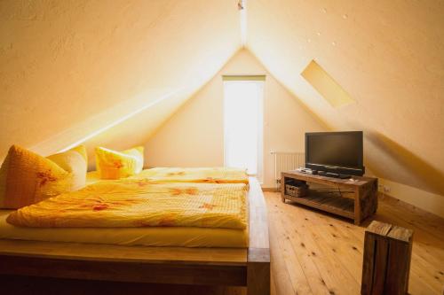 Two-Bedroom Apartment with Balcony image 4