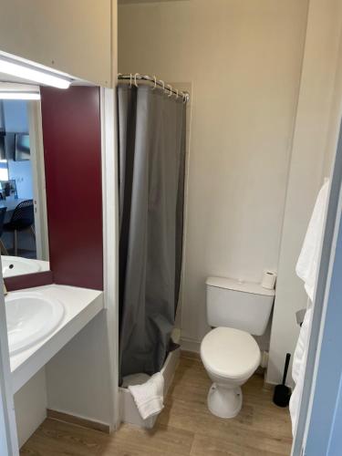 Brit Hotel Cherbourg - image 2