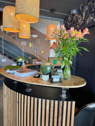 外部景觀, Acadie Saint Victor - Hôtel restaurant -Face mer- Châtelaillon plage (Acadie Saint Victor - Hotel restaurant -Face mer- Chatelaillon plage) in 沙泰萊隆普拉格