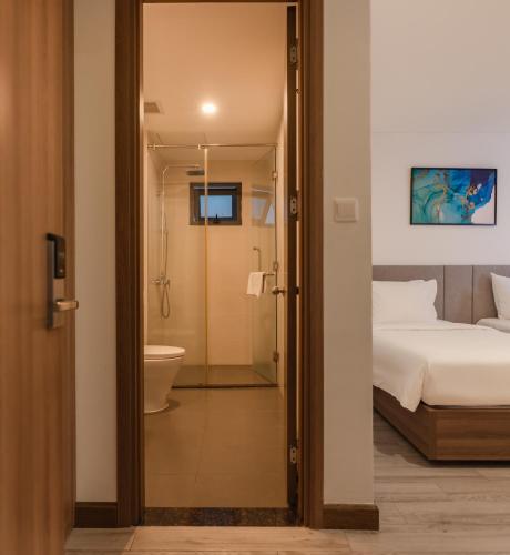 Superior Double or Twin Room with City View image 10