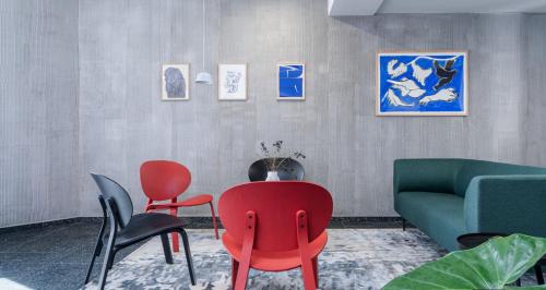 LIVE-INN PRAGUE 1 BDR CITY VIEW SUITE FOR 1-4 GUESTS, 20 Mins to center, Lift, Gym, Reception, Parking, Roof Terrace, Game & Party