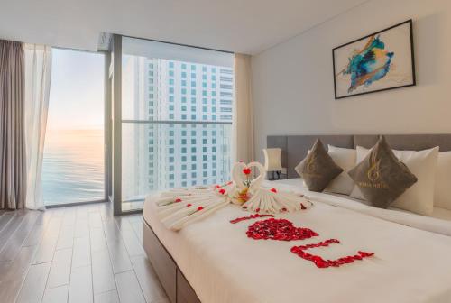 Deluxe Double or Twin Room with Bathtub image 10