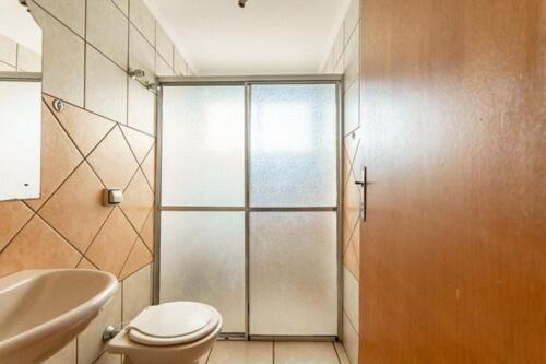 Twin Room image 7