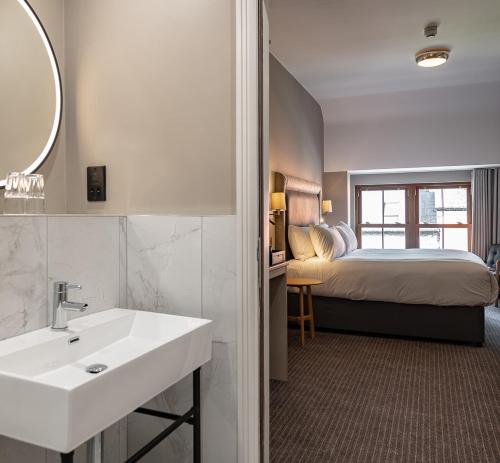 Coachmans Townhouse Hotel - image 12