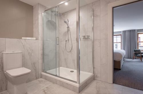 Coachmans Townhouse Hotel - image 13