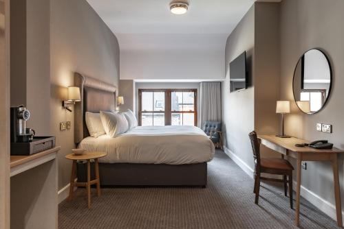 Coachmans Townhouse Hotel in קנמרה