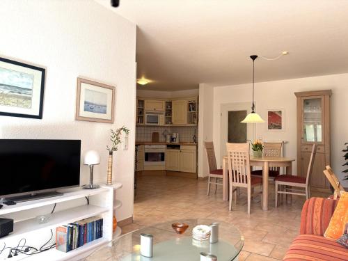 FeWo Fynnwald nur wenige Meter zur Ostsee & Balkon, WLAN in Ostseebad Koserow, Deutschland