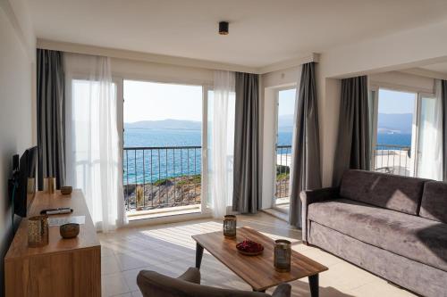 Double or twin room, deluxe, sea view