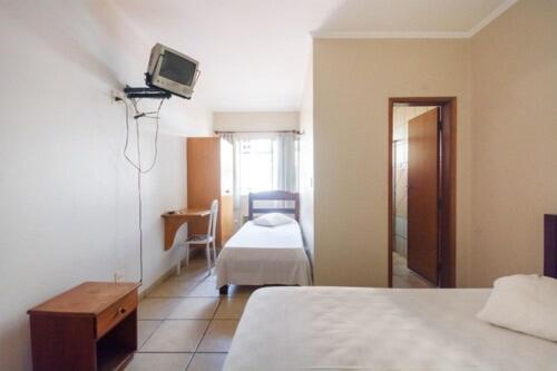 Standard Triple Room image 1