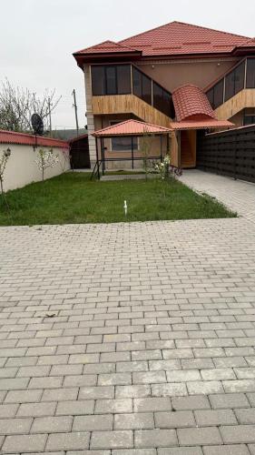 Skats, Family House in Chilegir