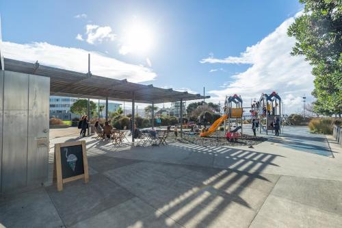 Victorian 3 Bedroom Villa - Walk to City Centre, Waterfront & Te Papa in Oriental Parade