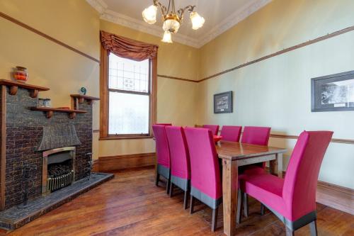 Victorian 3 Bedroom Villa - Walk to City Centre, Waterfront & Te Papa in Oriental Parade