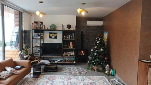 Cozy Quiet escape from the City in Fatka