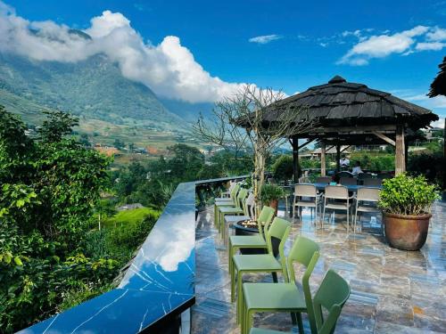 Double Room with Mountain View image 4