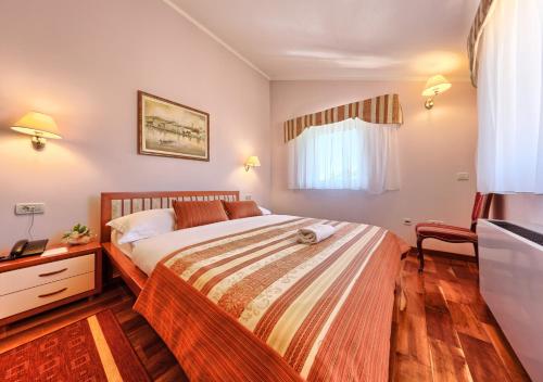 Hotel Trogir - image 13