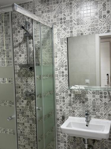 Bed and Breakfast Benidorm - 샤워실