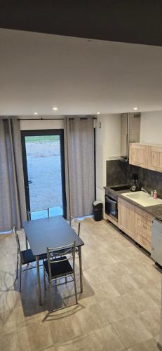 Konyha, Duplex 2 chambres avec extérieur (Duplex 2 chambres avec exterieur) in Suze La Rousse