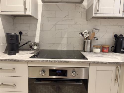 Létesítmények, Fletcher - A Converted Church Luxe Apartment in Gillingham Town