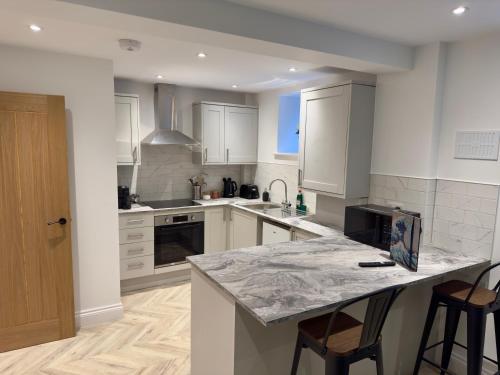 Konyha, Fletcher - A Converted Church Luxe Apartment in Gillingham Town