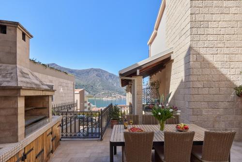 Nautica Studios With Outdoor Pool 2