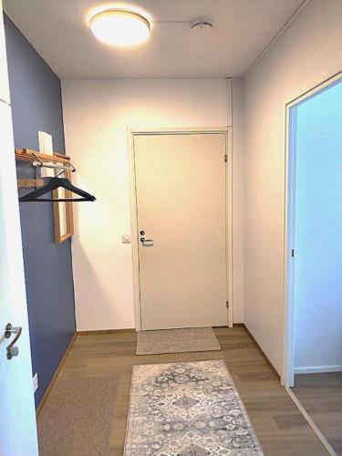 Viihtyisä Kerrostalo yksiö hissitalossa (Viihtyisa Kerrostalo yksio hissitalossa) in 佩賴塞奈約基