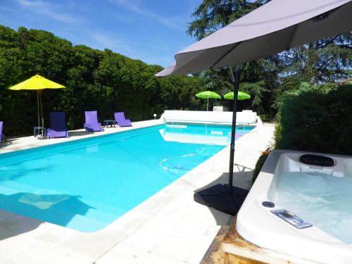 Skats, Villa Luxe avec Spa, Piscine Chauffee & Salle de Sport a Beauville in Beauville