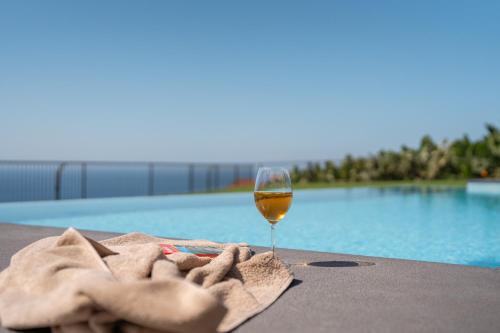 Villa Luna by Stay Madeira Island gîte à louer Campanário