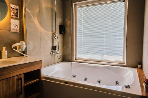 Double room, spa bathtub