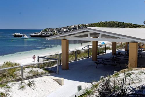 บริการและสิ่งอำนวยความสะดวก, Stay Rottnest in เกาะร็อตต์เนสต์