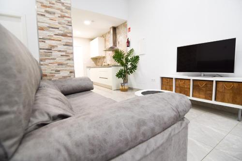 Three-Bedroom Apartment image 8