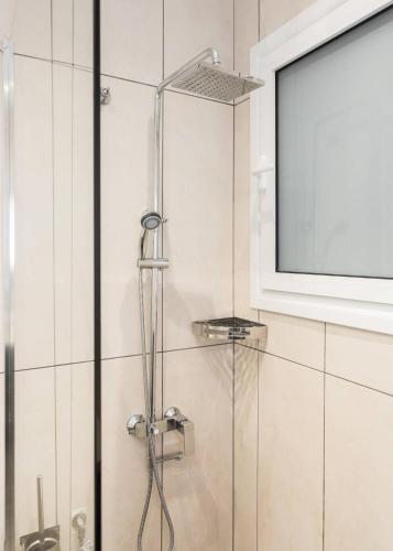 Charming & Comfy 2BD Apartment in Acropolis Area by UPSTREET - image 12