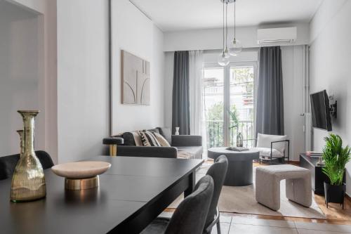 Charming & Comfy 2BD Apartment in Acropolis Area by UPSTREET - image 2