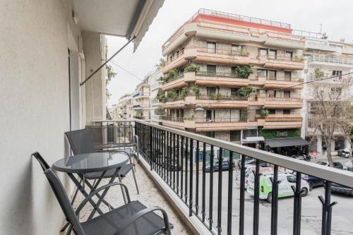 Charming & Comfy 2BD Apartment in Acropolis Area by UPSTREET - image 7