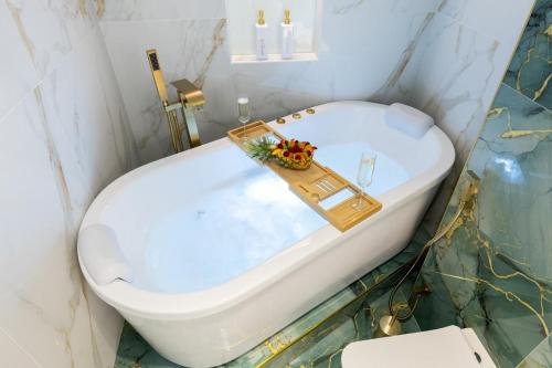 Chic City Retreat Steps from Dubai Mall & Dubai Opera, Dubaj (fotografie 9)