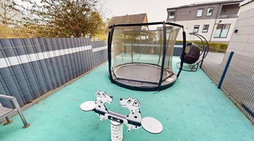 Apartment with Terrace image 10