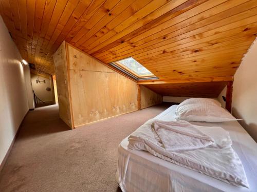 Just House Just House