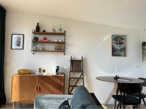 Létesítmények, Tinyhouse - De Esdoorn Zes in Verspreide huizen Neede