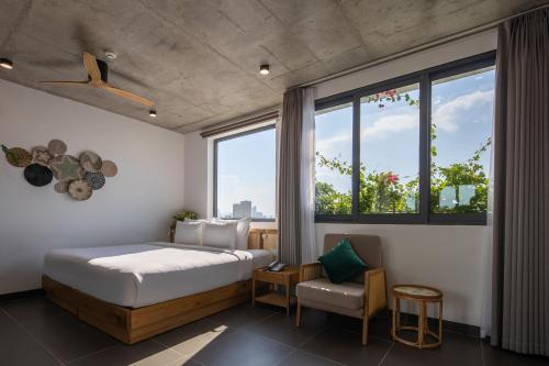 Deluxe Double or Twin Room with City View image 8