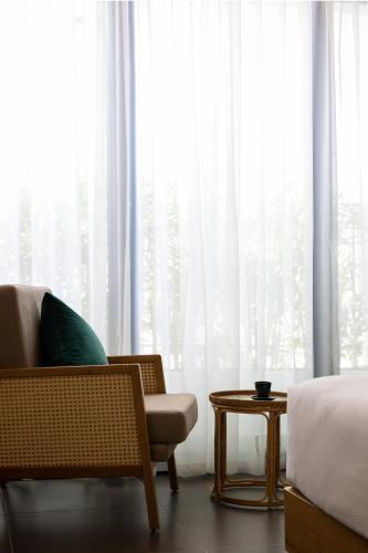 Deluxe Double or Twin Room with City View image 1