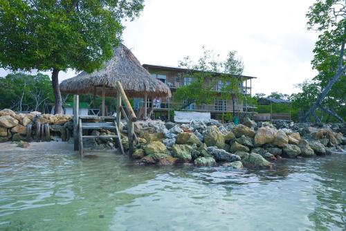 Villa Luz Coastal Sanctuary in Isla Tintipan