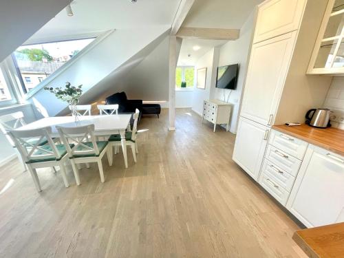 Two-Bedroom Apartment with City View image 6