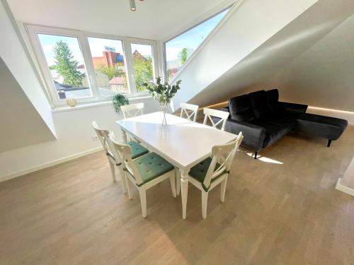 Two-Bedroom Apartment with City View image 4