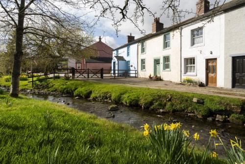 Riverside - Quaint County Cottage overlooking the Beck gîte à louer Caldbeck