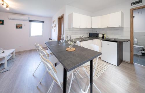Tisza-lak Apartmanházak (Tisza-lak Apartmanhazak) in Abadszalok