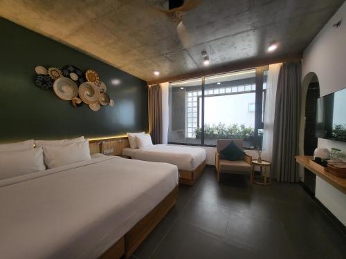 Deluxe Triple Room image 8