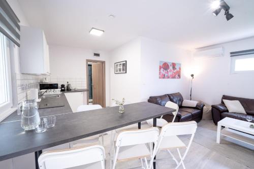 Tisza-lak Apartmanházak (Tisza-lak Apartmanhazak) in Abadszalok